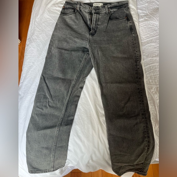 Abercrombie and Fitch Curve Love ultra high rise straight, ankle length jeans - Picture 2 of 4